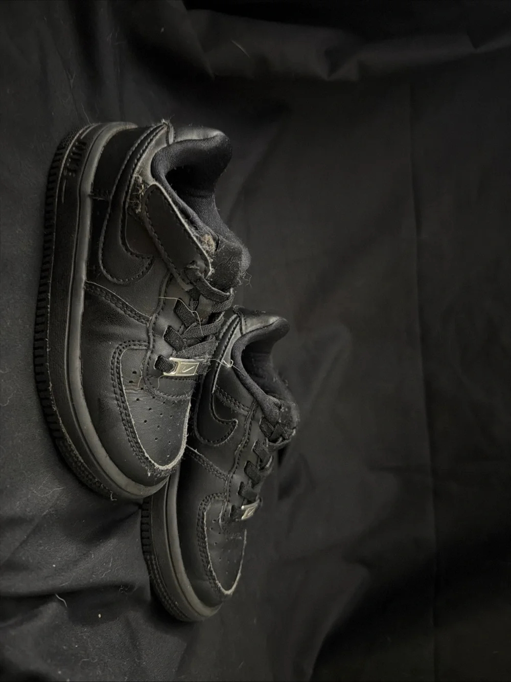 Nike Kids Black Low-Top Leather Sneakers